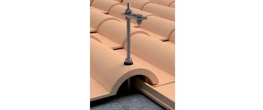 Detalle cumbrera Estructura Cubierta Tejas 4 Paneles Solares con varilla Detalle cumbrera Estructura Cubierta Tejas 4 Paneles Solares con varilla