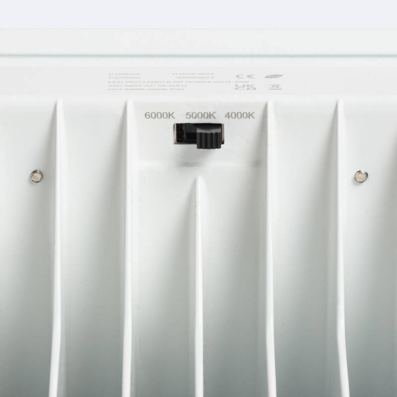 Downlight LED 40W Rectangular Direccionable Chip OSRAM CCT Seleccionable 120 lm/W Corte 210x125 mm