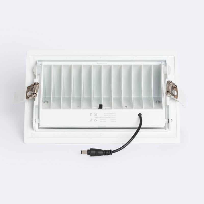 Downlight LED 40W Rectangular Direccionable Chip OSRAM CCT Seleccionable 120 lm/W Corte 210x125 mm