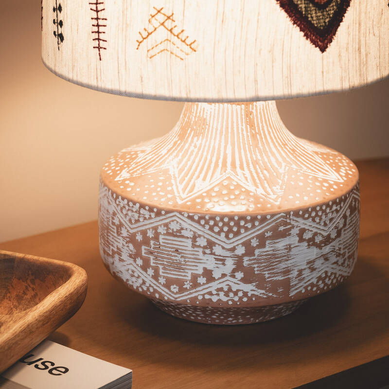 Lámpara de Mesa en Tela y Cerámica Agra