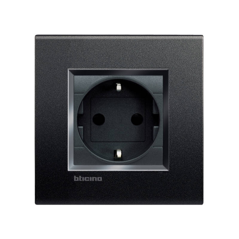 Kit Enchufe Tipo F Schuko 2P+T 16A BTicino Living Light