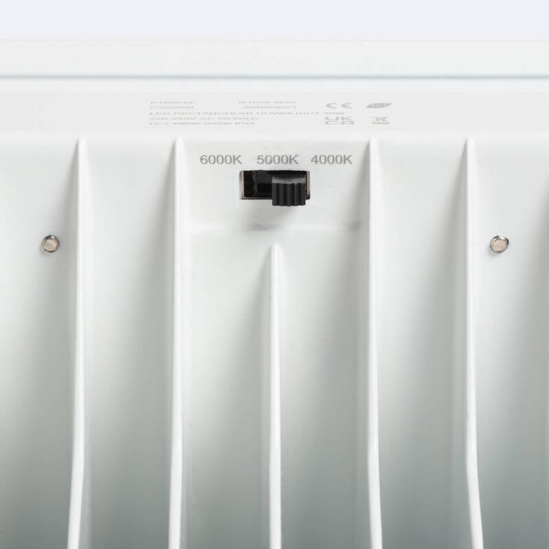 Downlight LED 40W Rectangular Direccionable Chip OSRAM CCT Seleccionable 120 lm/W Corte 210x125 mm