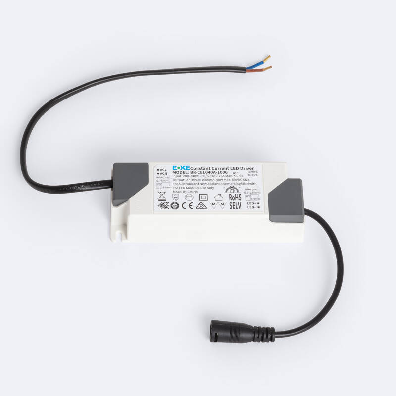 Downlight LED 40W Rectangular Direccionable Chip OSRAM CCT Seleccionable 120 lm/W Corte 210x125 mm