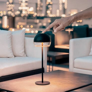 Lámparas de Mesa con LED Integrado