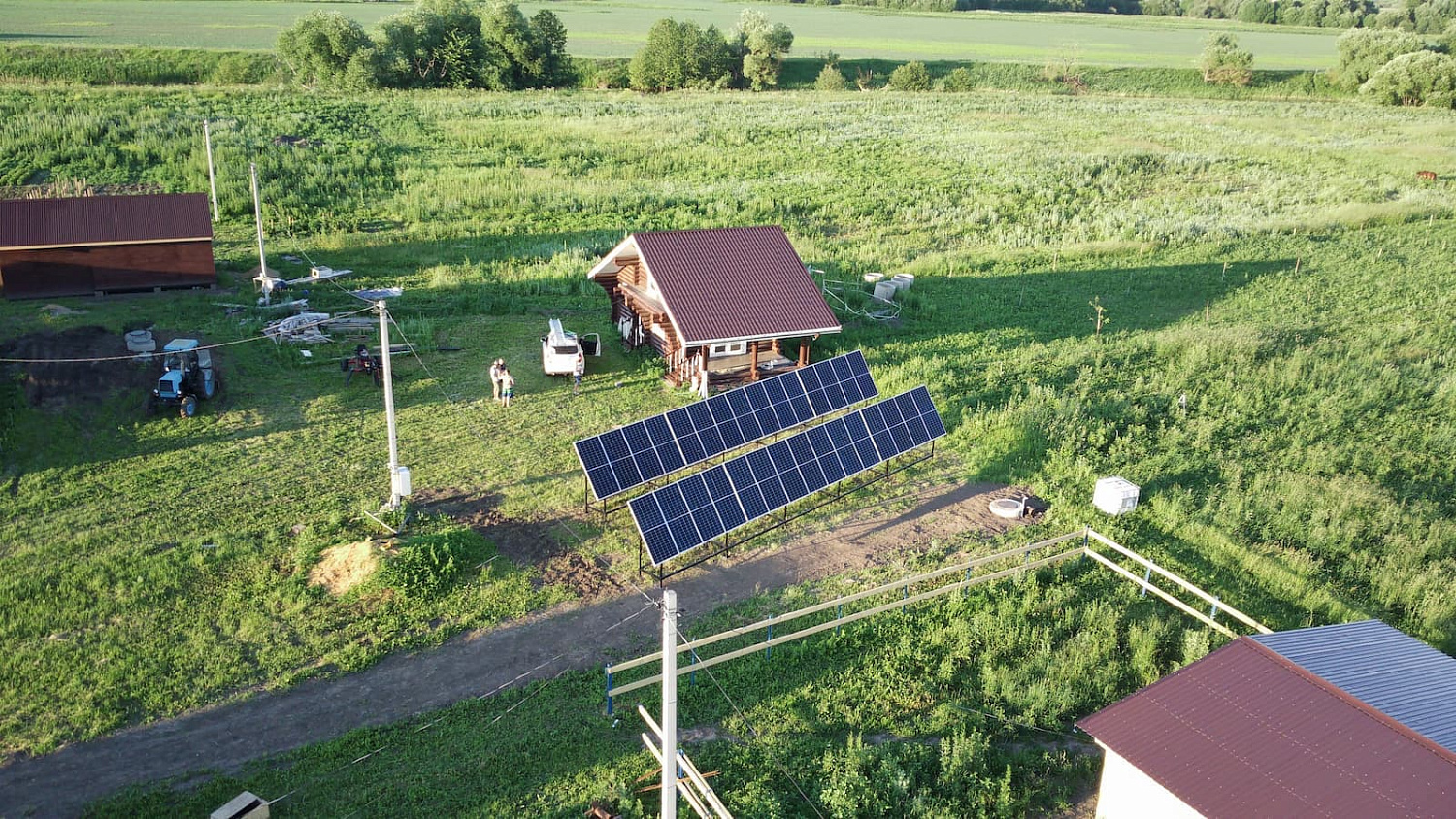 Proyecto de planta de energía solar de red de 13.5 kWh
